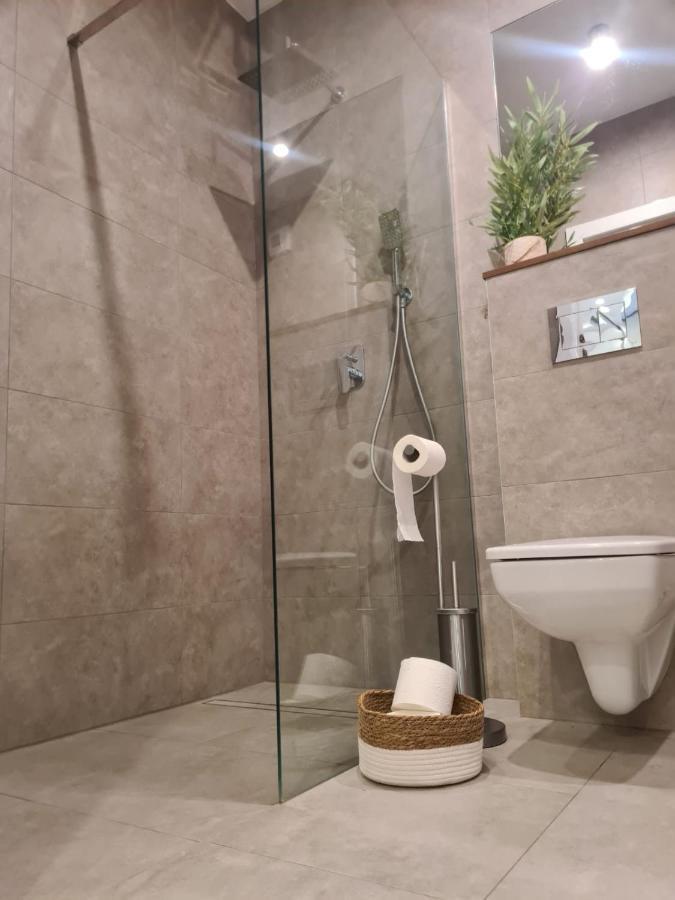 Venice Villa Apartment, Self Check-In 24H, Free Parking พอซนาน ภายนอก รูปภาพ